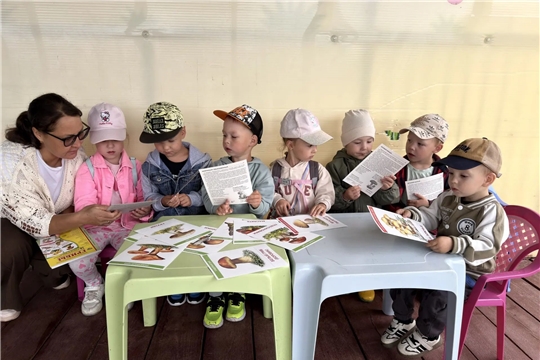 Осторожно-ядовитые грибы и ягоды!