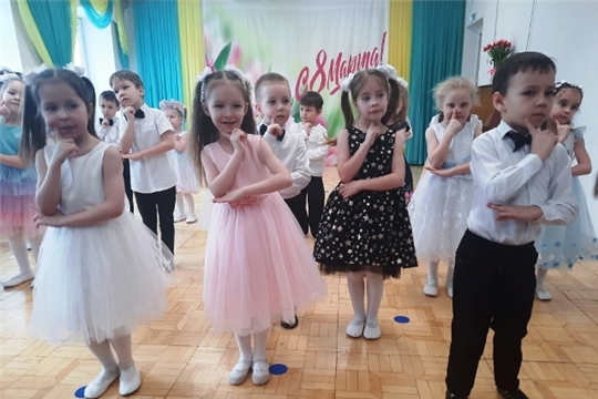 Праздничное развлечение к 8 Марта
