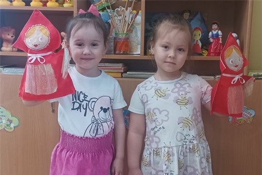 Кукла Матрешка из театра на варежке