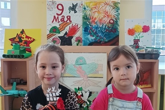 Выставка детского творчества к Дню Победы