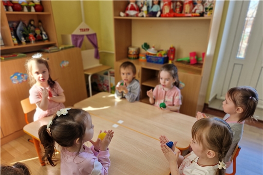 От звука к слову в группе "Лучики"