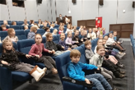Посещение воспитанниками ДОУ театра юного зрителя имени М.Сеспеля