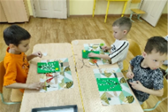 Веточка вербы руками детей