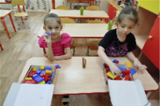 Занятия в кружке «Любознайка»