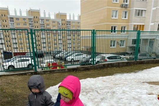 Весенние наблюдения на прогулке с малышами