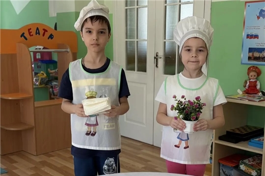 Первые шаги к самостоятельности "Дежурим по столовой"