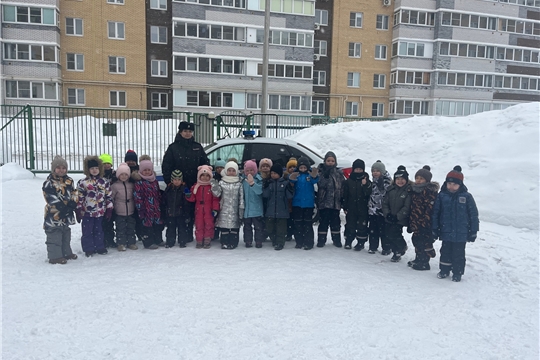В детском саду состоялась встреча с инспектором по пропаганде отдела ГИБДД УМВД России по г. Чебоксары