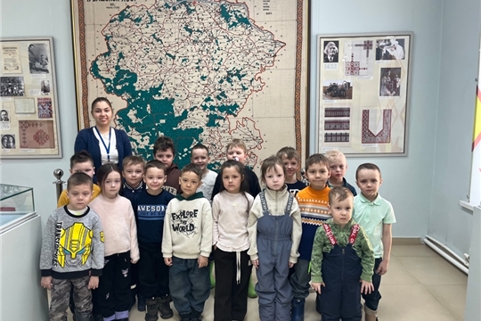 Воспитанники старшей группы «Гномики» в рамках муниципального проекта "Чувашский край: люби и знай" побывали на увлекательной экскурсии в Музее чувашской вышивки!