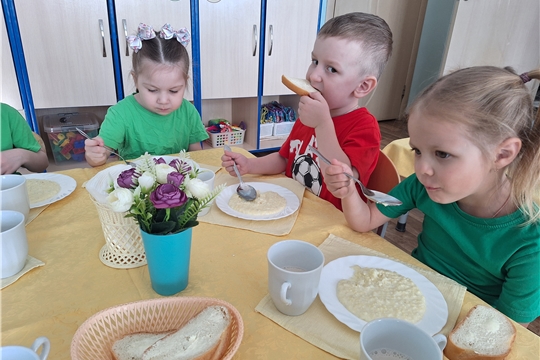 Утро начинаем с полезной каши.
