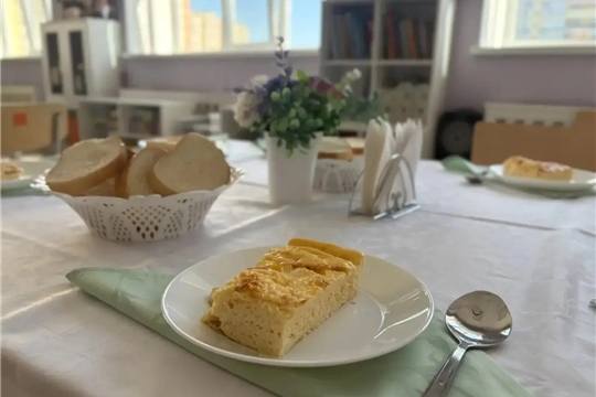 Омлет — вкусный источник энергии для дошколят.
