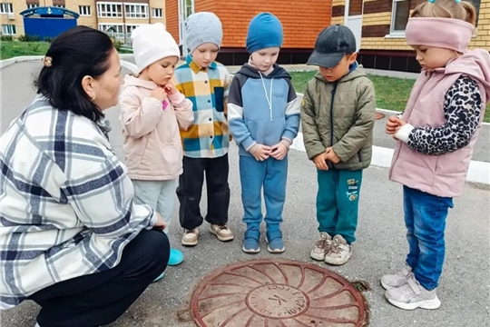 Открытый люк – опасность для окружающих. 