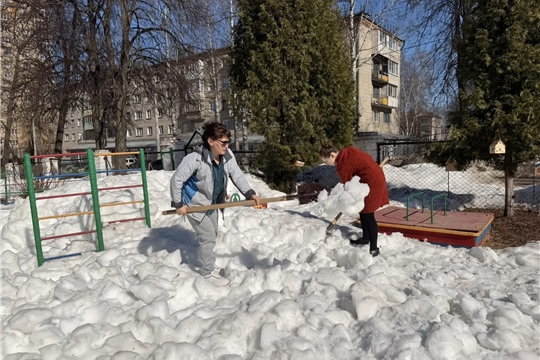 В детском саду прошёл субботник.