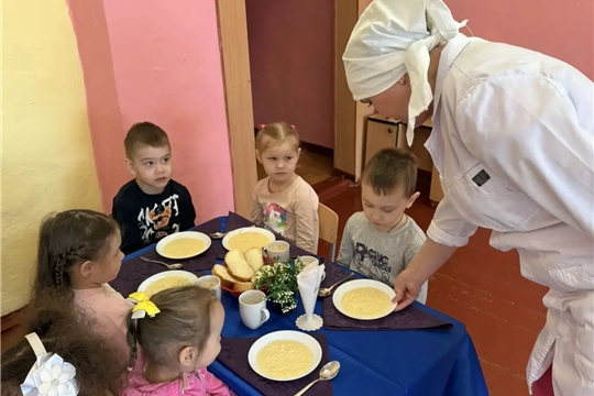 Вкусный и полезный завтрак в детском саду.