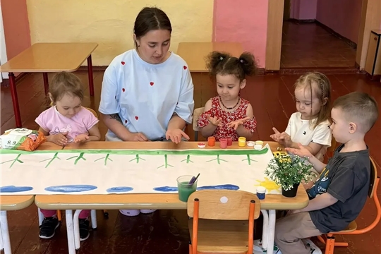 Рисование пальчиками и ладошками.