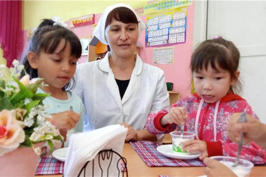 Йогурт - любимое лакомство дошколят.