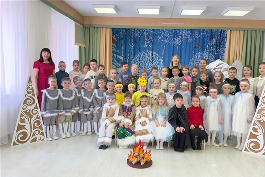 Театральная весна
