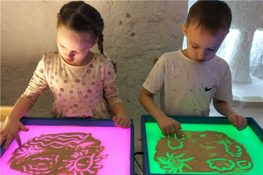 SAND ART - один из самых необычных способов творческой деятельности.