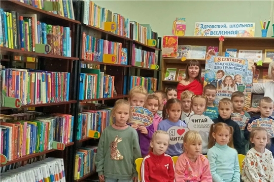 По родному краю с рюкзаком шагаю.