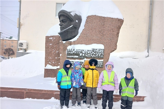 Туристическая прогулка к памятникам: Волкову Г.Н., Николаеву А.Г.
