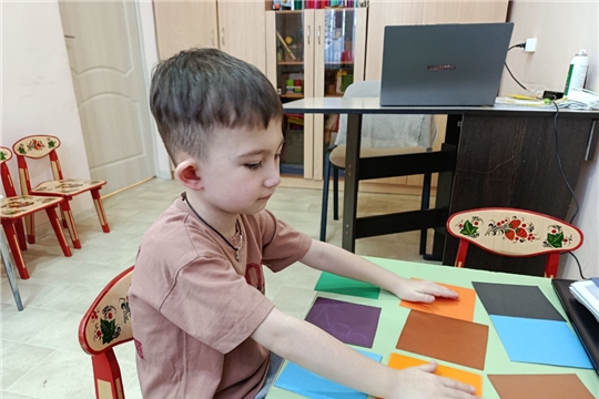 Занятия по закреплению лексической темы «Цвет. Форма. Величина». 