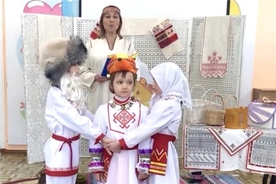  "Театральная весна: от Калининграда до Камчатки".