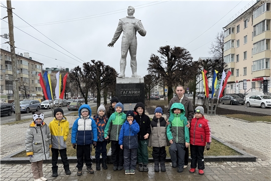 Экскурсия к памятнику Юрию Гагарину.