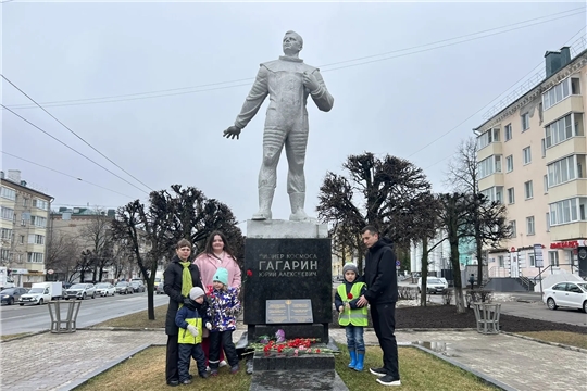 Ребята посетили памятник космонавту Ю. Гагарину.