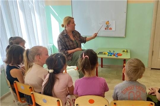 Знакомство с профессией строитель.