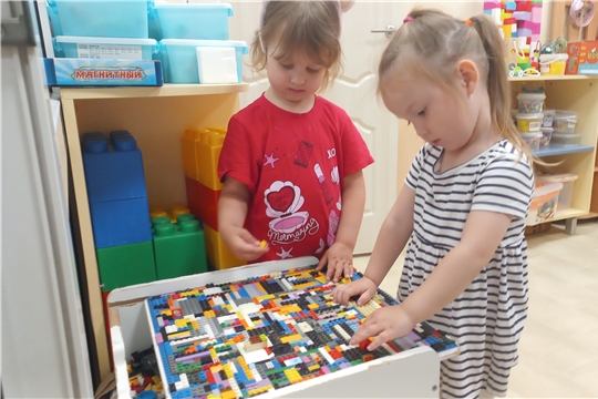 LEGO-игры в LEGO-студии.