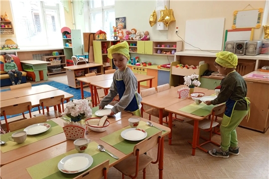 Дежурство по столовой.