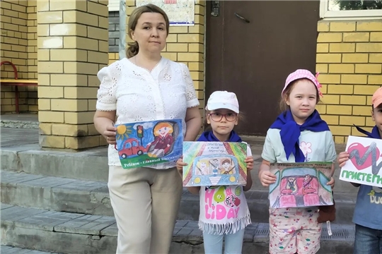 Акция «Безопасный двор»: наши юные тимуровцы вышли на патруль!