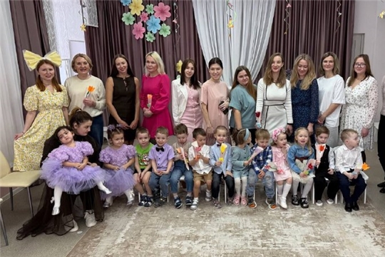 Первый праздник для мам в группе «Гномики»