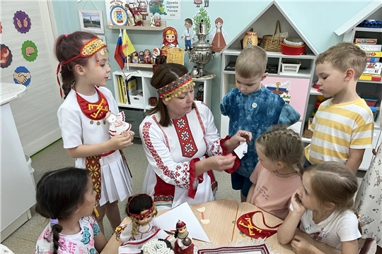 «Город мастеров: юные рукодельники прикоснулись к истокам народной культуры»