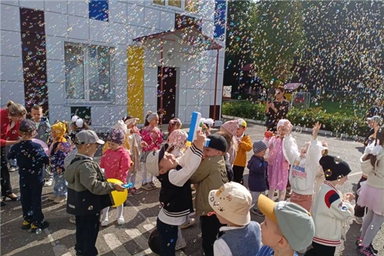 День знаний в детском саду: наука, дружба и море мыльных пузырей!