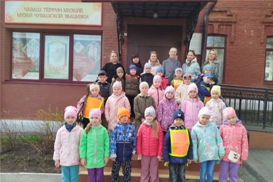 Посещение музея чувашской вышивки