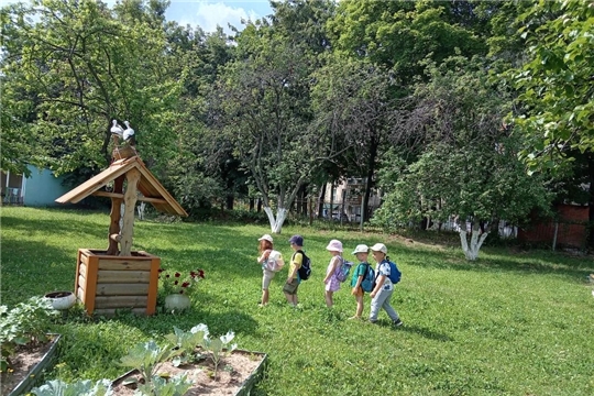 С рюкзаком шагаю