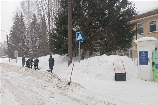Сотрудники присоединились к общегородскому субботнику 