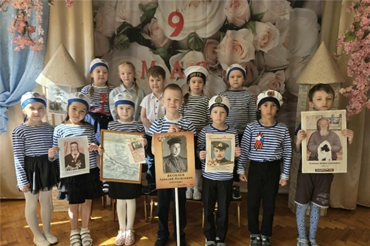 В рамках Всероссийской акции «Бессмертный полк» ребята принесли портреты своих родных и рассказали их нелегкую историю