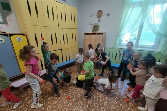 У наших малышей продолжаются занятия в кружке "Логоритмика"