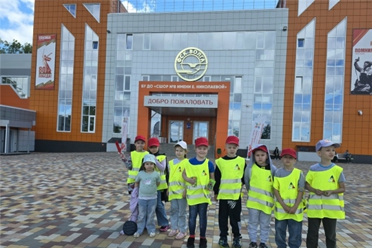 По родному краю с рюкзаком шагаю
