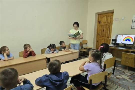 По родному краю с рюкзаком шагаю