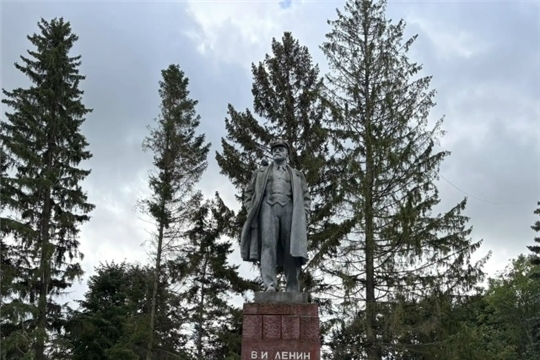 По родному краю с рюкзаком шагаю
