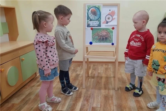 «Осторожно, клещи!" 