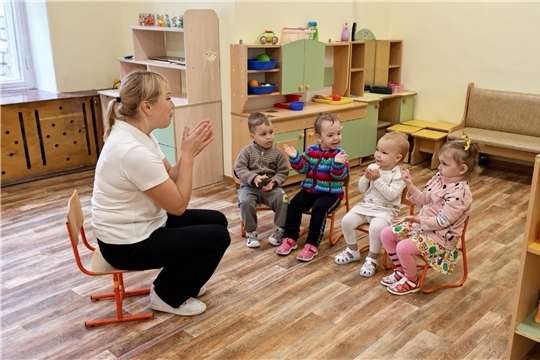 Осенняя логоритмика у малышей 