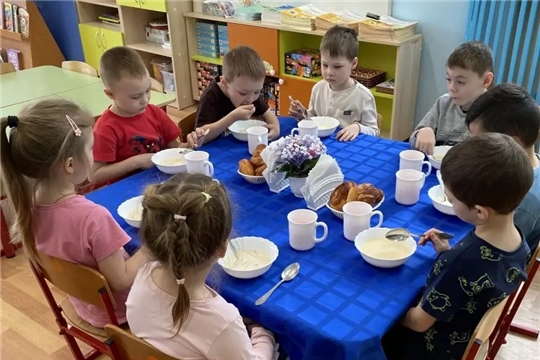 20.04.2026 "Вкусный ужин в детском саду: молочный суп с ароматными булочками"