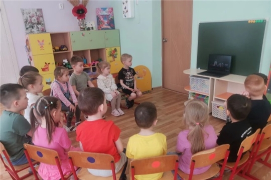 Просмотр мини-спектакля о безопасности