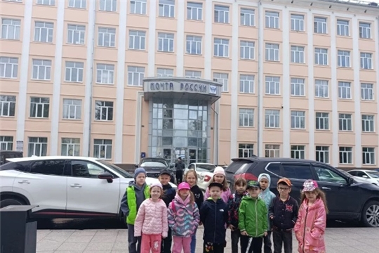 По родному краю с рюкзаком шагаю
