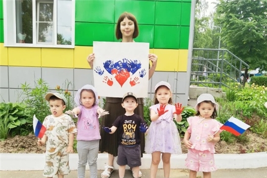 Россия в каждой ладошке