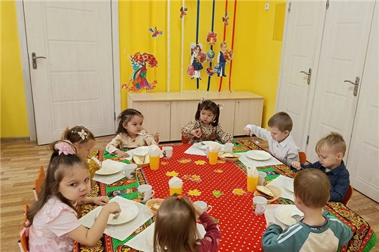 Как правильно вести себя за столом
