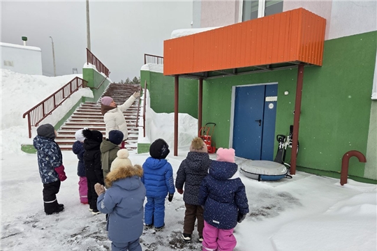 Снег на крыше. Будь осторожен